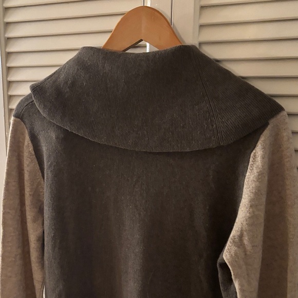 Jones New York Gray & Tan Cowl Neck Sweater 100% Cashmere - Picture 7 of 8